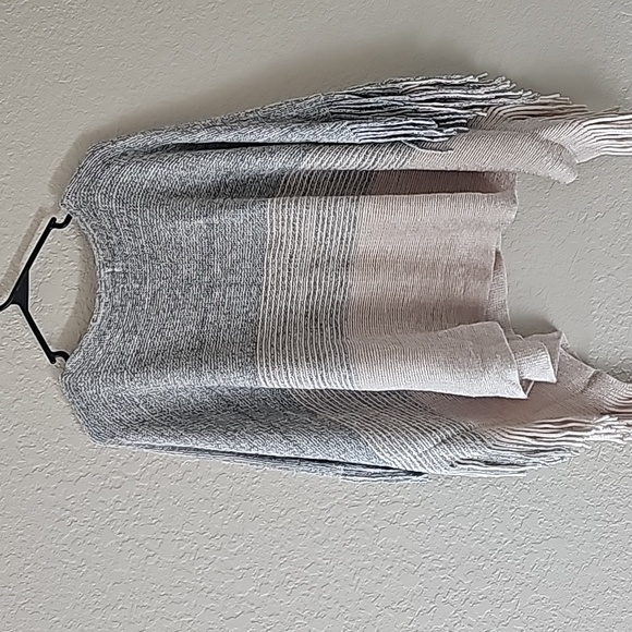 Mud pie gray and tan neutral fringe poncho - Picture 2 of 5